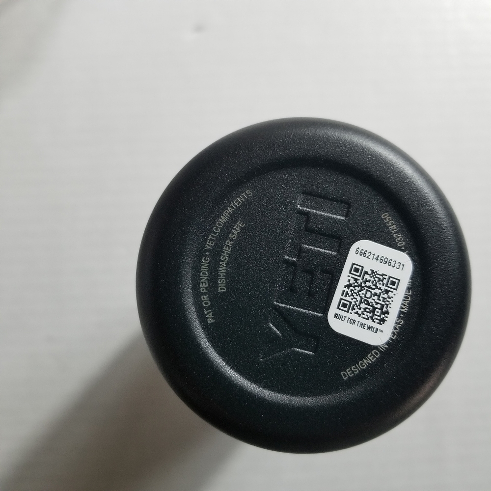 NEW YETI RAMBLER COLSTER SLIM CAN INSULATOR BLACK - Picture 7 of 11